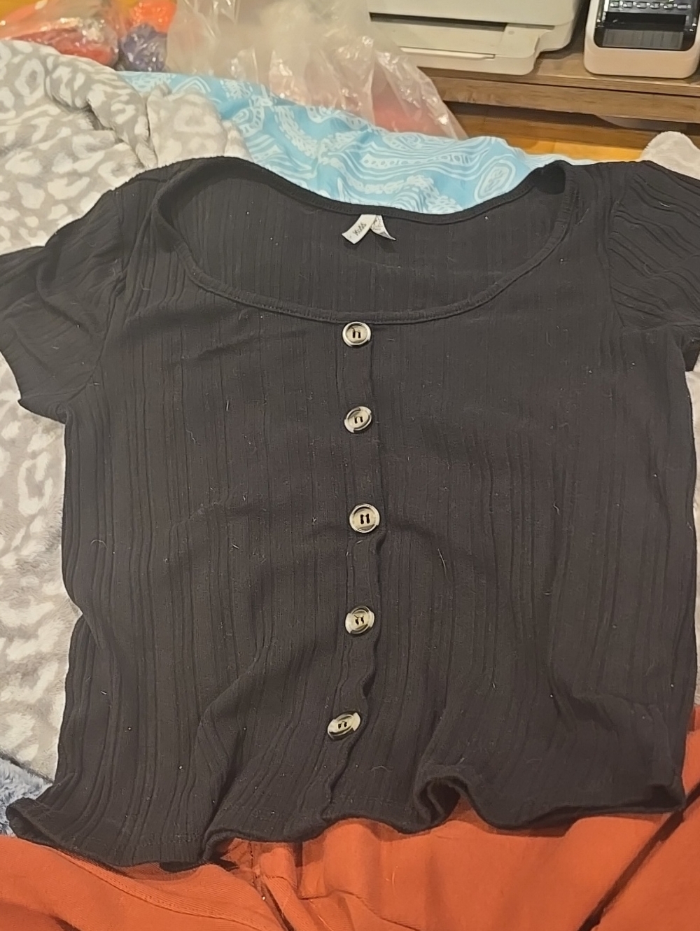 ❤️10/$10 Mudd Black Ribbed Button-Front Crop Top